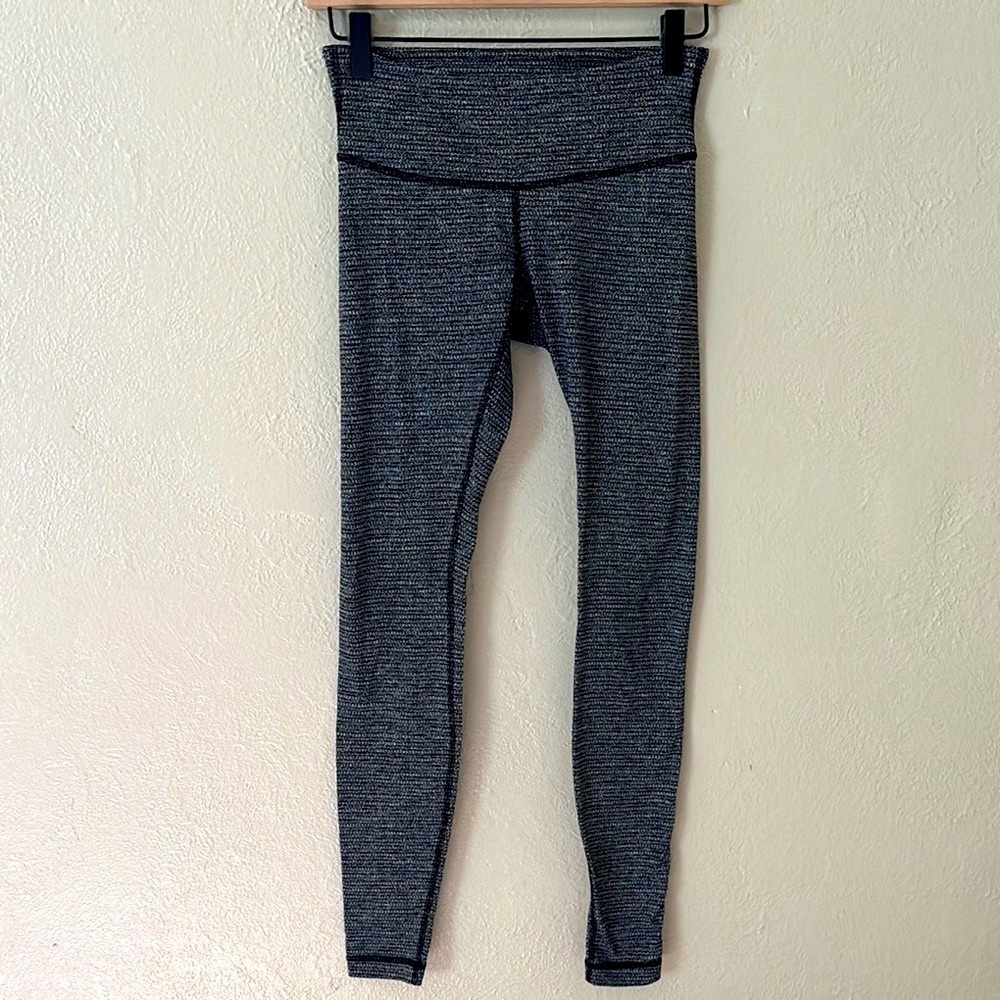 Women’s Lululemon‎ Wunda Under Leggings, Size 6, Black/White